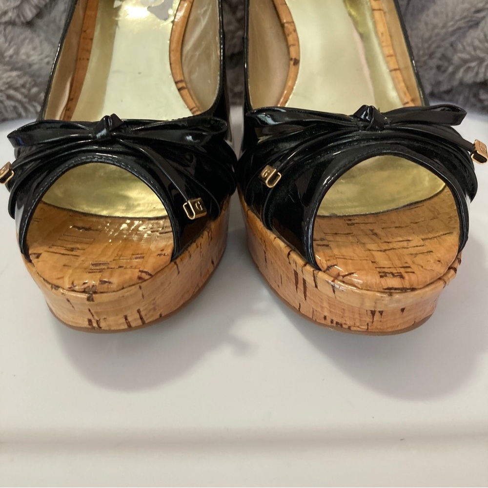 Guess 5" Stilettos Black Patent/ Matte/Cork Peep Toe Logo Sexy 7.5 - Picture 3 of 9